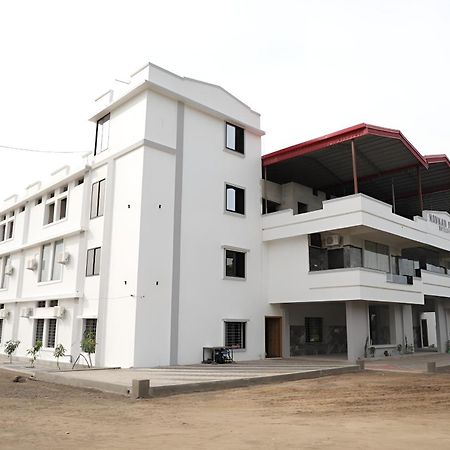 Navkar Palace Hotel & Resort, Sanawad Exterior foto