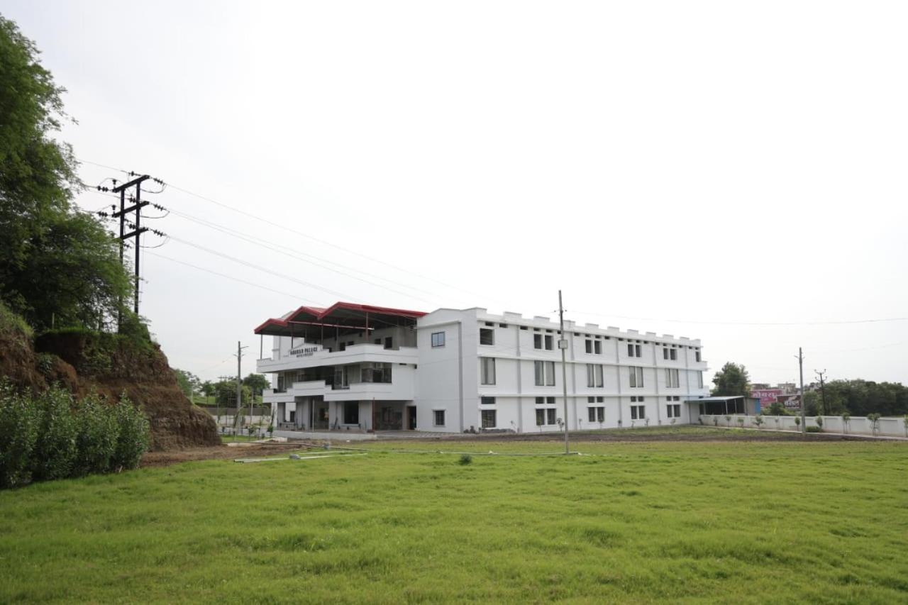 Navkar Palace Hotel & Resort, Sanawad Exterior foto